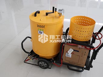 瀝青灌縫機(jī)廠家迎合路面養(yǎng)護(hù)需求，適應(yīng)市場變化